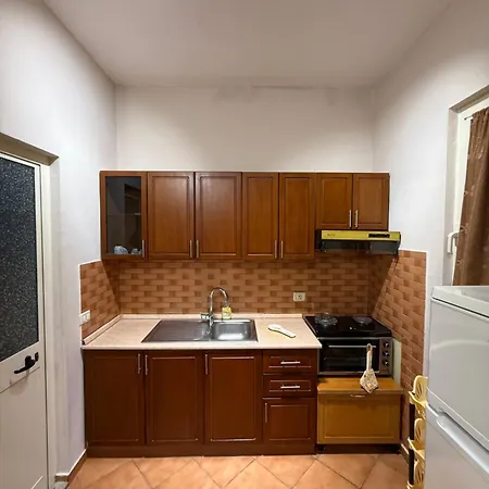 Guroal House 3*