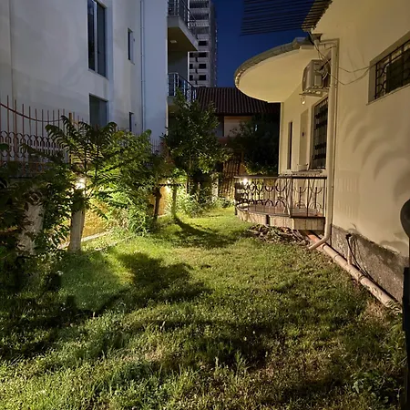 Guest house Guroal House *