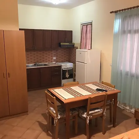 Guest house Guroal House *